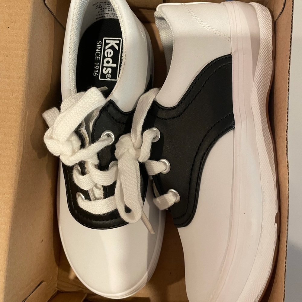 NIB Keds saddles shoes